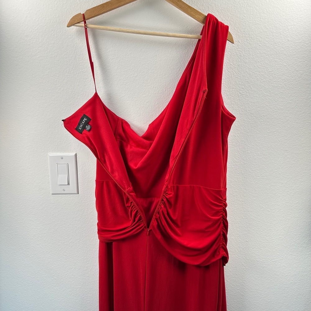 XSCAPE Women Gown Nara One Shoulder Ruched Twist Front Red Sz 12 Grecian Goddess - Picture 7 of 13